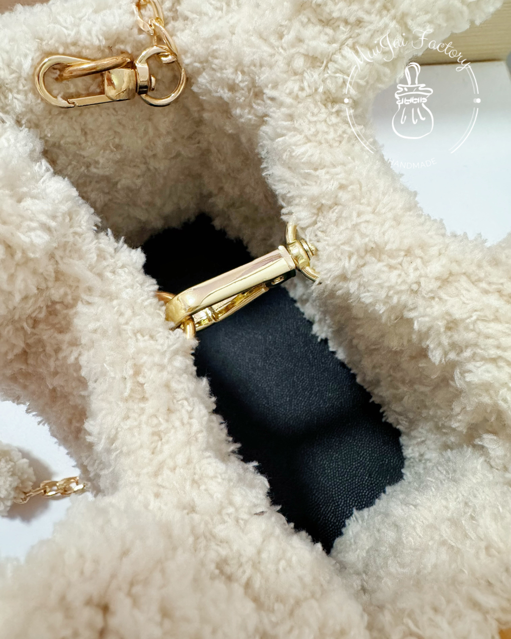 M005: ❆ 𝕎𝕚𝕟𝕥𝕖𝕣𝕥𝕚𝕞𝕖 𝕃𝕠𝕧𝕖 𝔽𝕝𝕦𝕗𝕗𝕪 𝔹𝕒𝕘 ❆