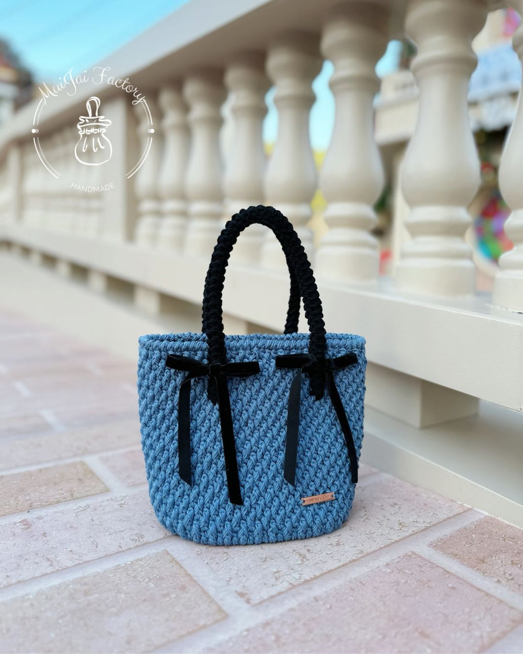 M009-S:  ♔ 𝙏𝙝𝙚 𝙉𝙪𝙩𝙘𝙧𝙖𝙘𝙠𝙚𝙧 𝙍𝙞𝙗𝙗𝙤𝙣𝙨 𝘽𝙖𝙜 ♔