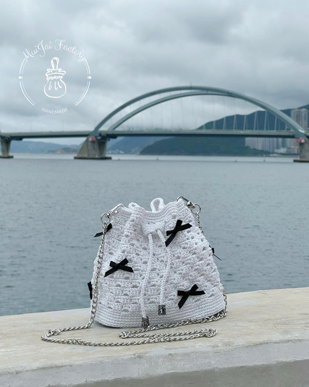 M008-L:  ✧ 𝒮𝓅𝒶𝓇𝓀𝓁𝒾𝓃𝑔 ℛ𝒾𝒷𝒷𝑜𝓃𝓈 ℬ𝓊𝒸𝓀𝑒𝓉 ℬ𝒶𝑔 ✧