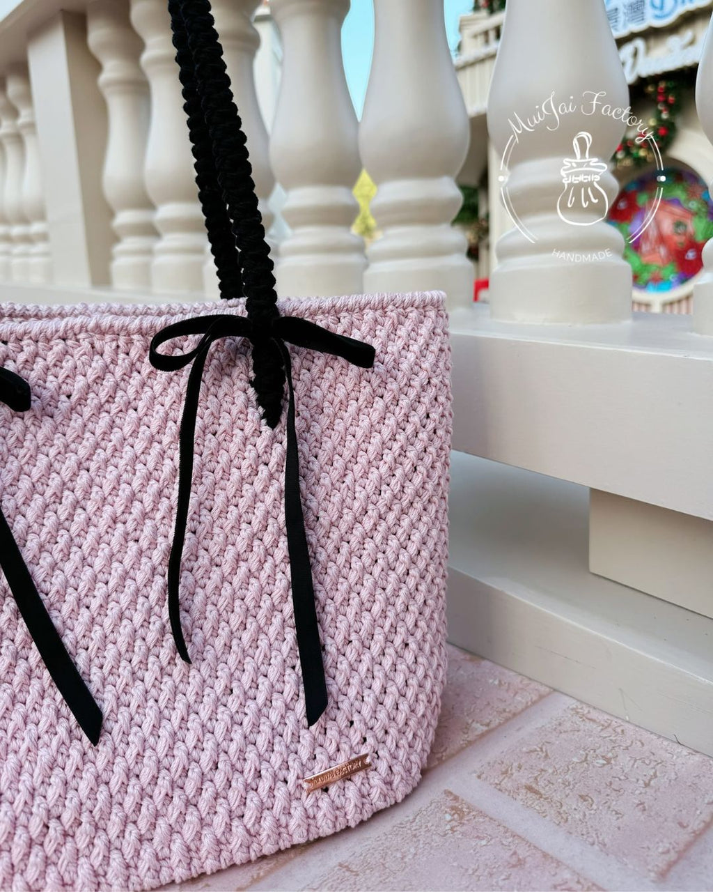 M009-L: ♔ 𝙏𝙝𝙚 𝙉𝙪𝙩𝙘𝙧𝙖𝙘𝙠𝙚𝙧 𝙍𝙞𝙗𝙗𝙤𝙣𝙨 𝘽𝙖𝙜 ♔