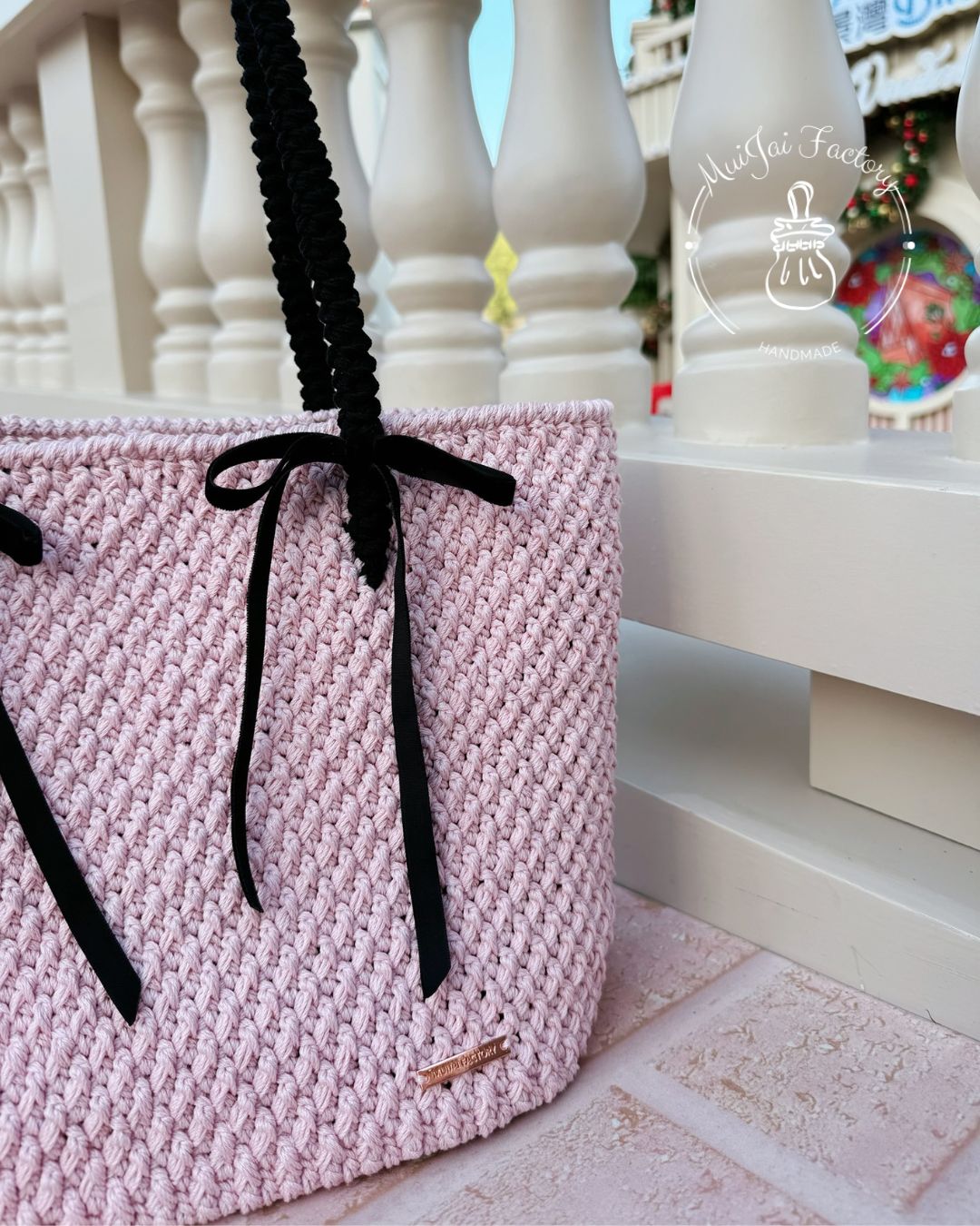 M009-L: ♔ 𝙏𝙝𝙚 𝙉𝙪𝙩𝙘𝙧𝙖𝙘𝙠𝙚𝙧 𝙍𝙞𝙗𝙗𝙤𝙣𝙨 𝘽𝙖𝙜 ♔