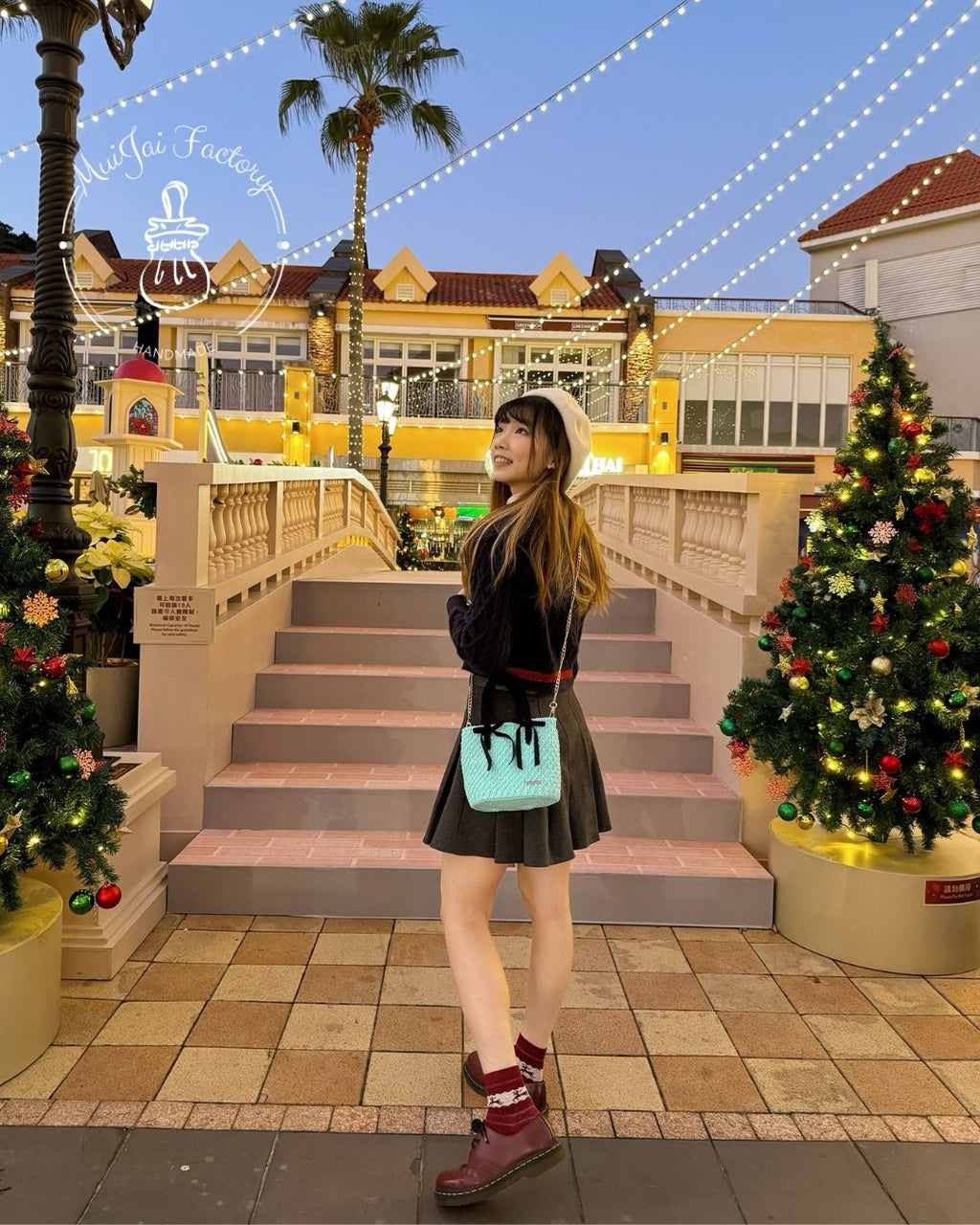 M009-S:  ♔ 𝙏𝙝𝙚 𝙉𝙪𝙩𝙘𝙧𝙖𝙘𝙠𝙚𝙧 𝙍𝙞𝙗𝙗𝙤𝙣𝙨 𝘽𝙖𝙜 ♔