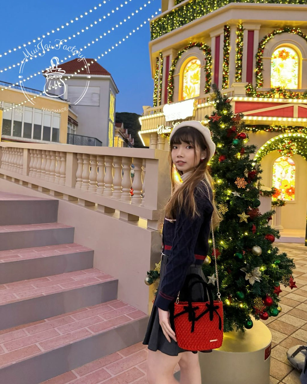 M009-S:  ♔ 𝙏𝙝𝙚 𝙉𝙪𝙩𝙘𝙧𝙖𝙘𝙠𝙚𝙧 𝙍𝙞𝙗𝙗𝙤𝙣𝙨 𝘽𝙖𝙜 ♔