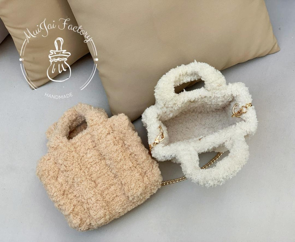 M005: ❆ 𝕎𝕚𝕟𝕥𝕖𝕣𝕥𝕚𝕞𝕖 𝕃𝕠𝕧𝕖 𝔽𝕝𝕦𝕗𝕗𝕪 𝔹𝕒𝕘 ❆